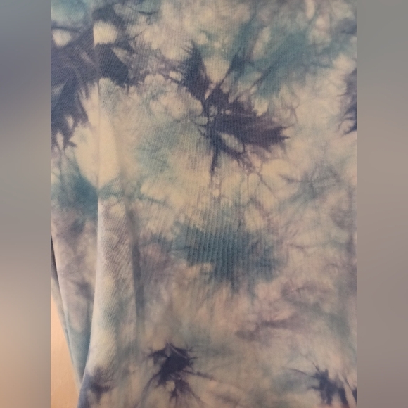 Dress - Picture 8 of 9